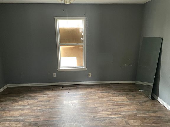 5th image of 558 E 78th St