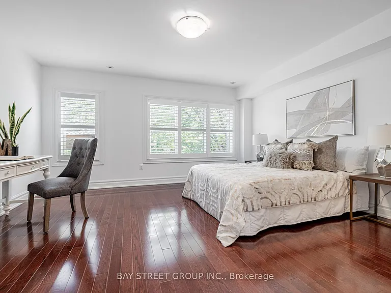 35 William Poole Way — Photo 23