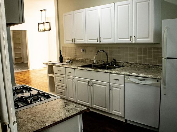 3rd image of 1-694 Central Ave W #1