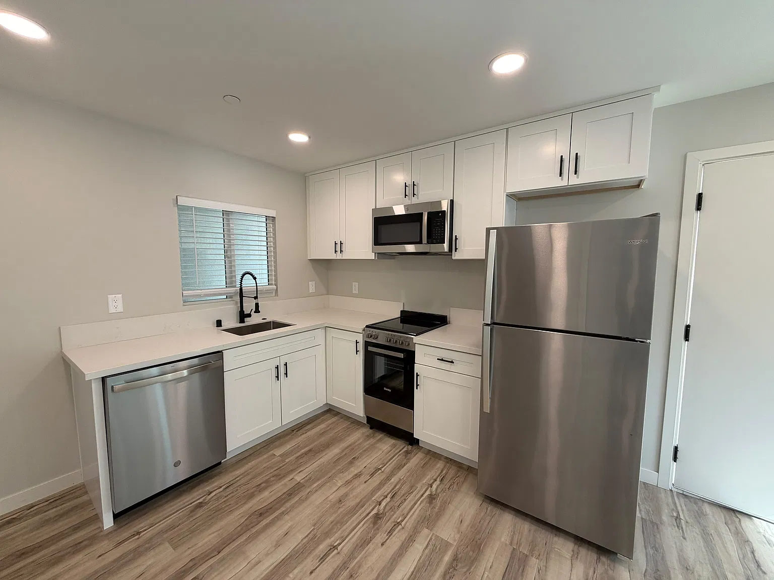 1 bed, $2,395 — Photo 2