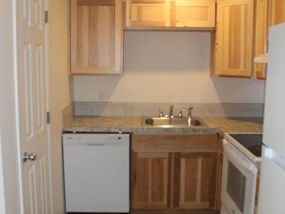 4th image of 2632 NE Hampton Ct