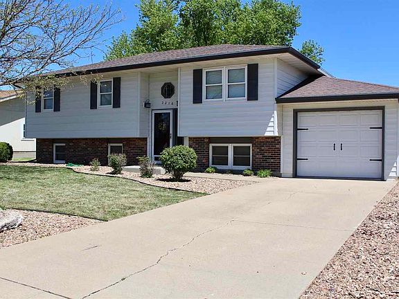 2nd image of 2216 Marjorie Dr