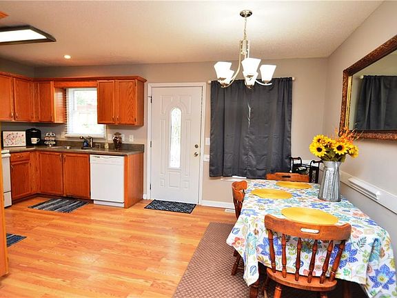 4th image of 130 Justin Ct