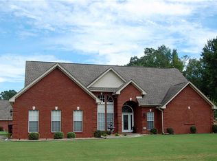 96 Live Oaks Cir, Millbrook, AL 36054