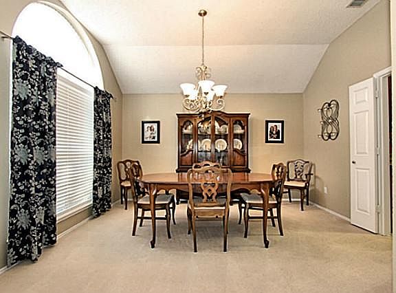 4th image of 1617 Waterford Dr