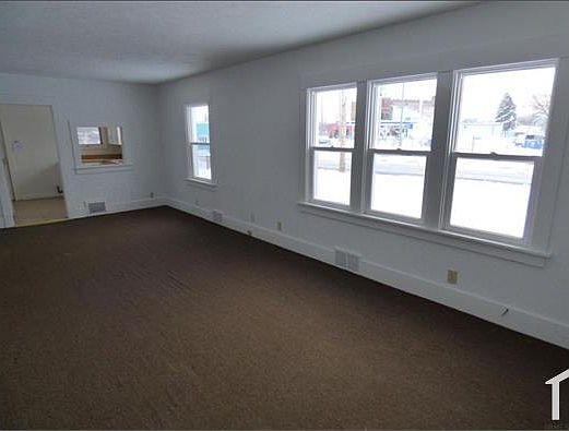 4th image of 1534 Van Buren St