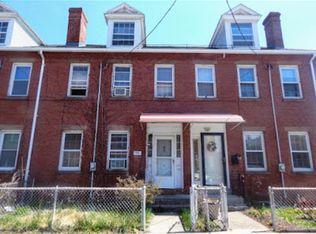 18 Center St, Holyoke, MA 01040