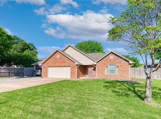 313 Sondra Dr, Elk City, OK 73644