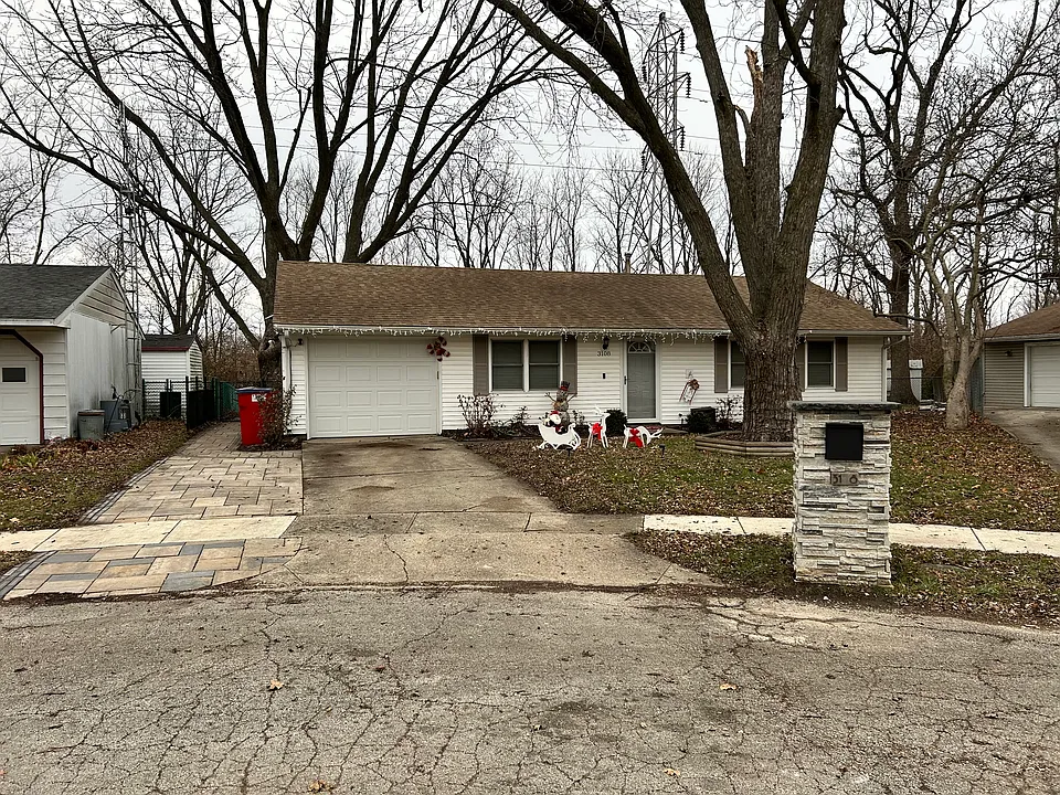 3108 Ridgewood Dr