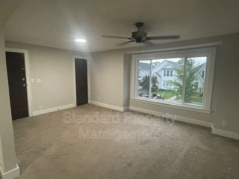 193 Shepard Ave #UPPER