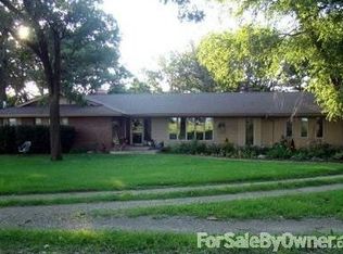 5320 N 59th Ave W, Newton, IA 50208
