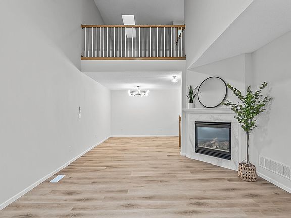 4th image of 2233 River Rock Ln