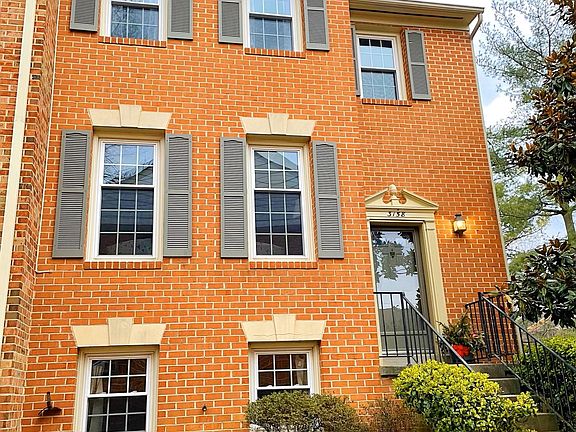3rd image of 3158 Stratford Ct