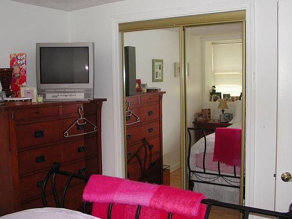 2nd image of 425 Faneuil St