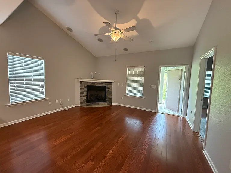 4203 Old Plantation Loop — Photo 6
