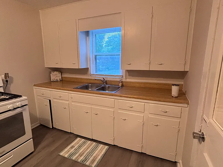 301 N Kates Ave — Photo 13