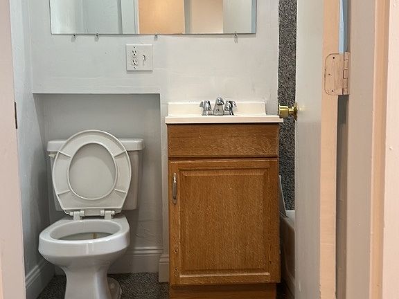 4th image of 48 Hereford St #9