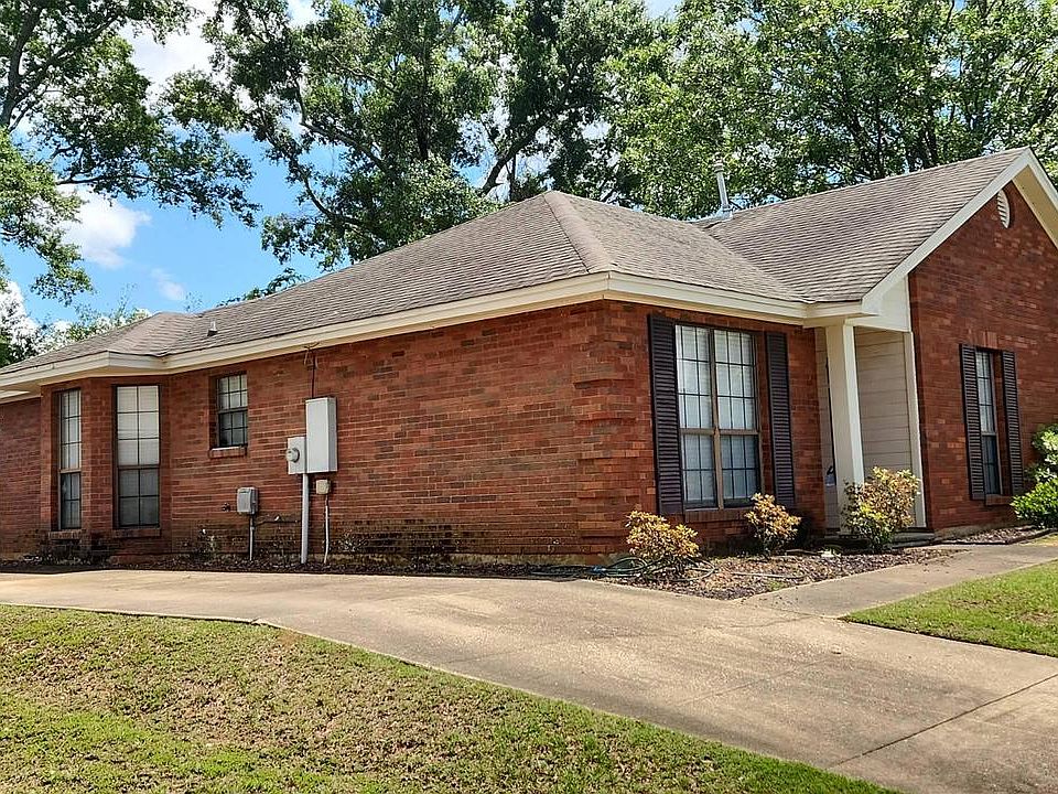 2nd image of 242 Preakness Path