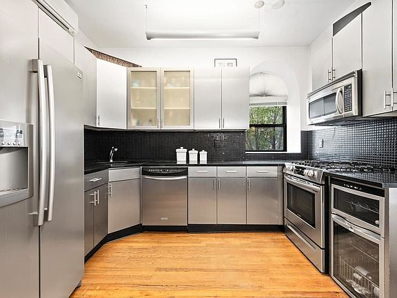 2nd image of 361 Manhattan Ave #B