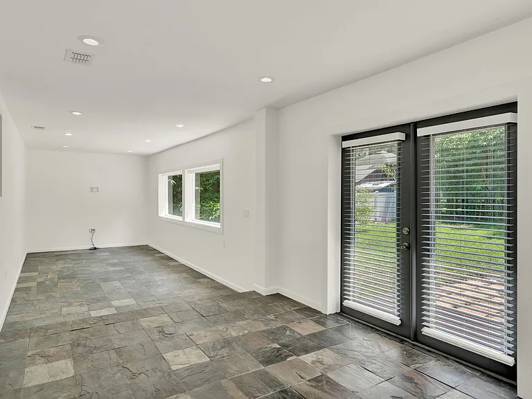 3345 Lila Dr — Photo 7