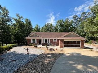 13 Atrayente Ln, Hot Springs Village, AR 71909