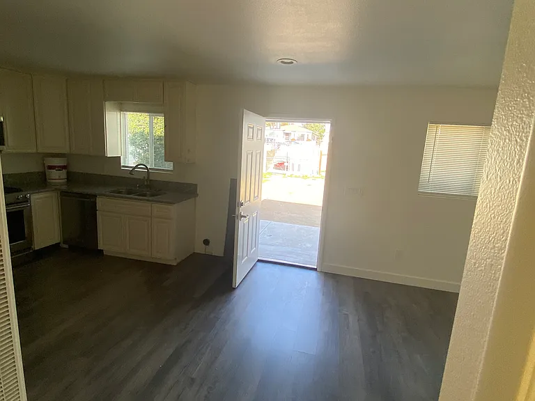 730 S 46th St #732 — Photo 3