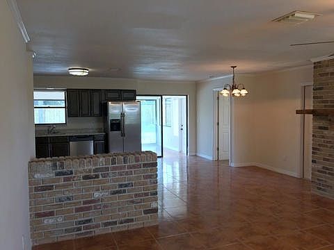5th image of 2081 SE Esterbrook St