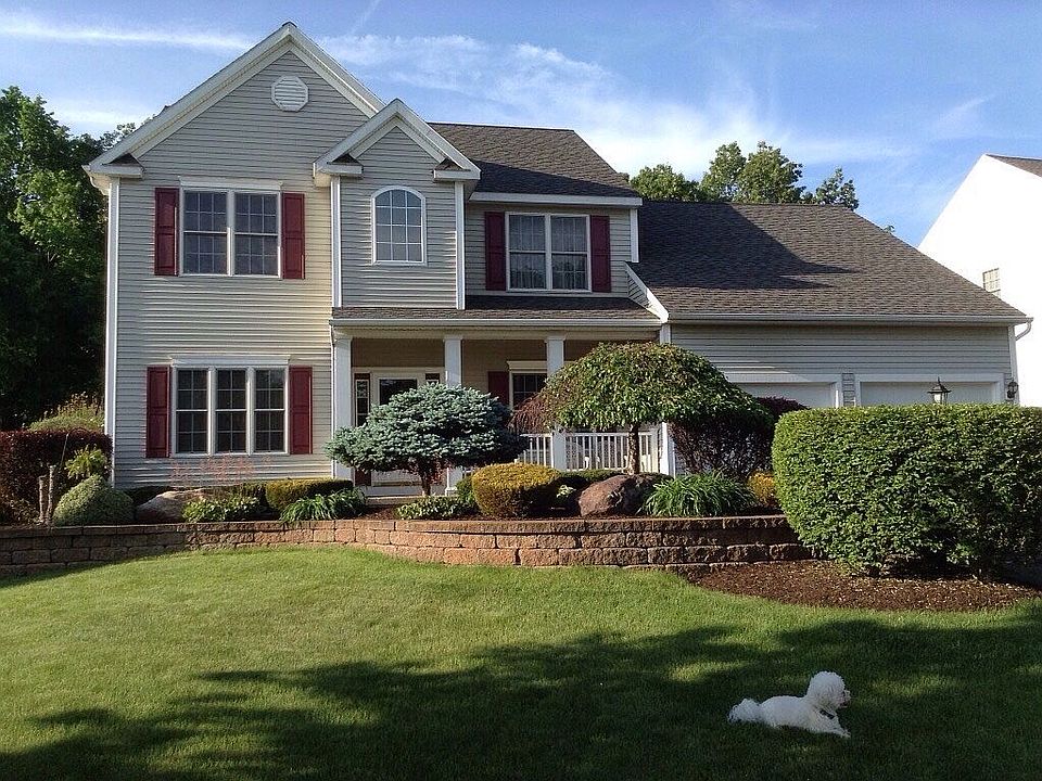 1st image of 40 Shinnecock Hills Dr