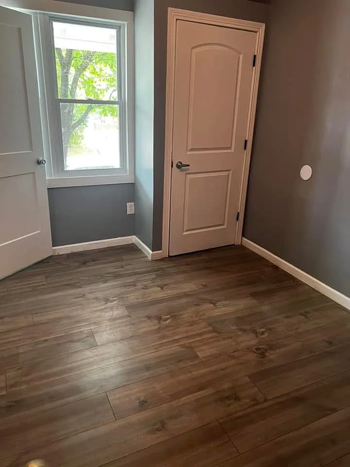 3 bed, 1200 sqft, $1,350 — Photo 2