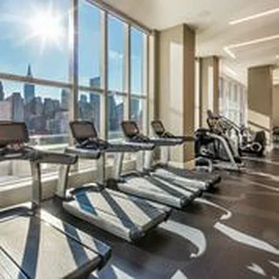 Rented by Extell Marketing Group LLC | media 20