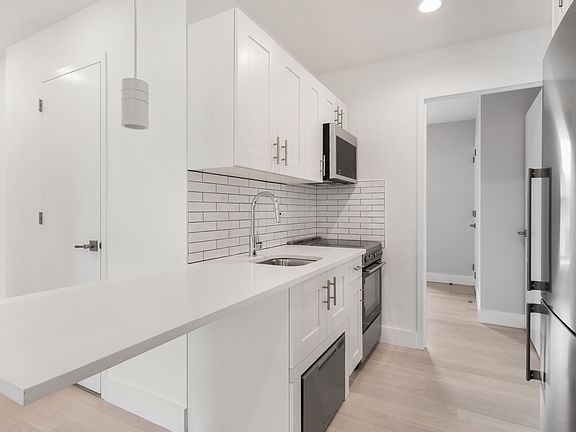 2nd image of 1057 Fulton St #4C