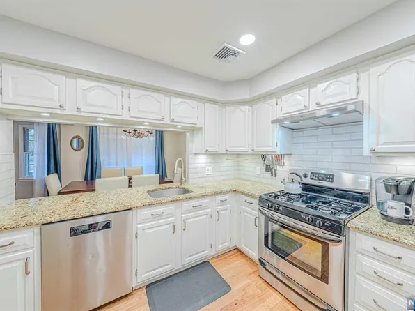 91 Quartz Ln, Paterson, NJ 07501