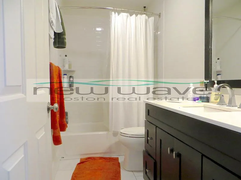 3 bed, 999 sqft, $5,300 — Photo 4