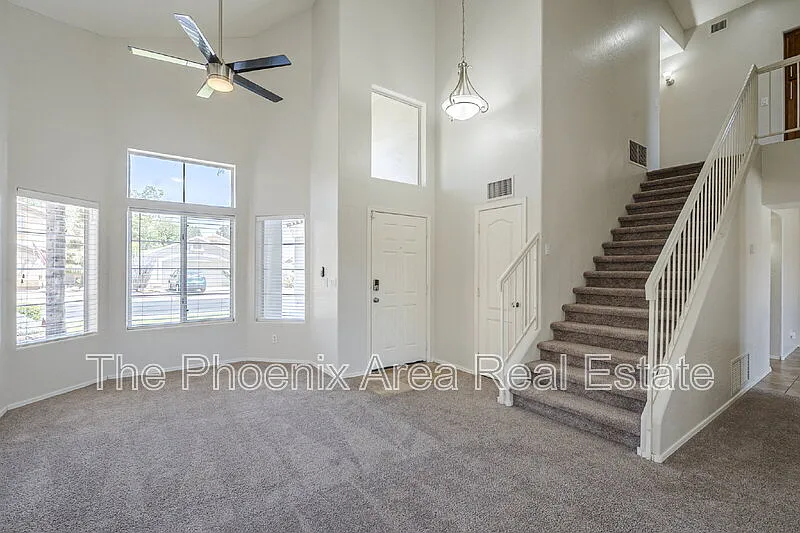 3 bed, 2.5 bath, 1687 sqft, $2,595 — Photo 3