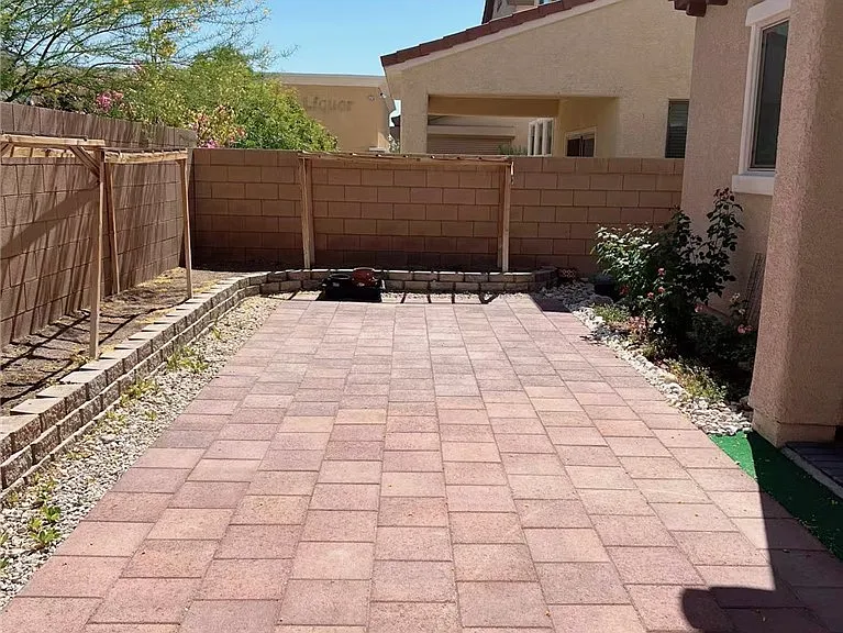 146 Tree Shot Ct — Photo 17