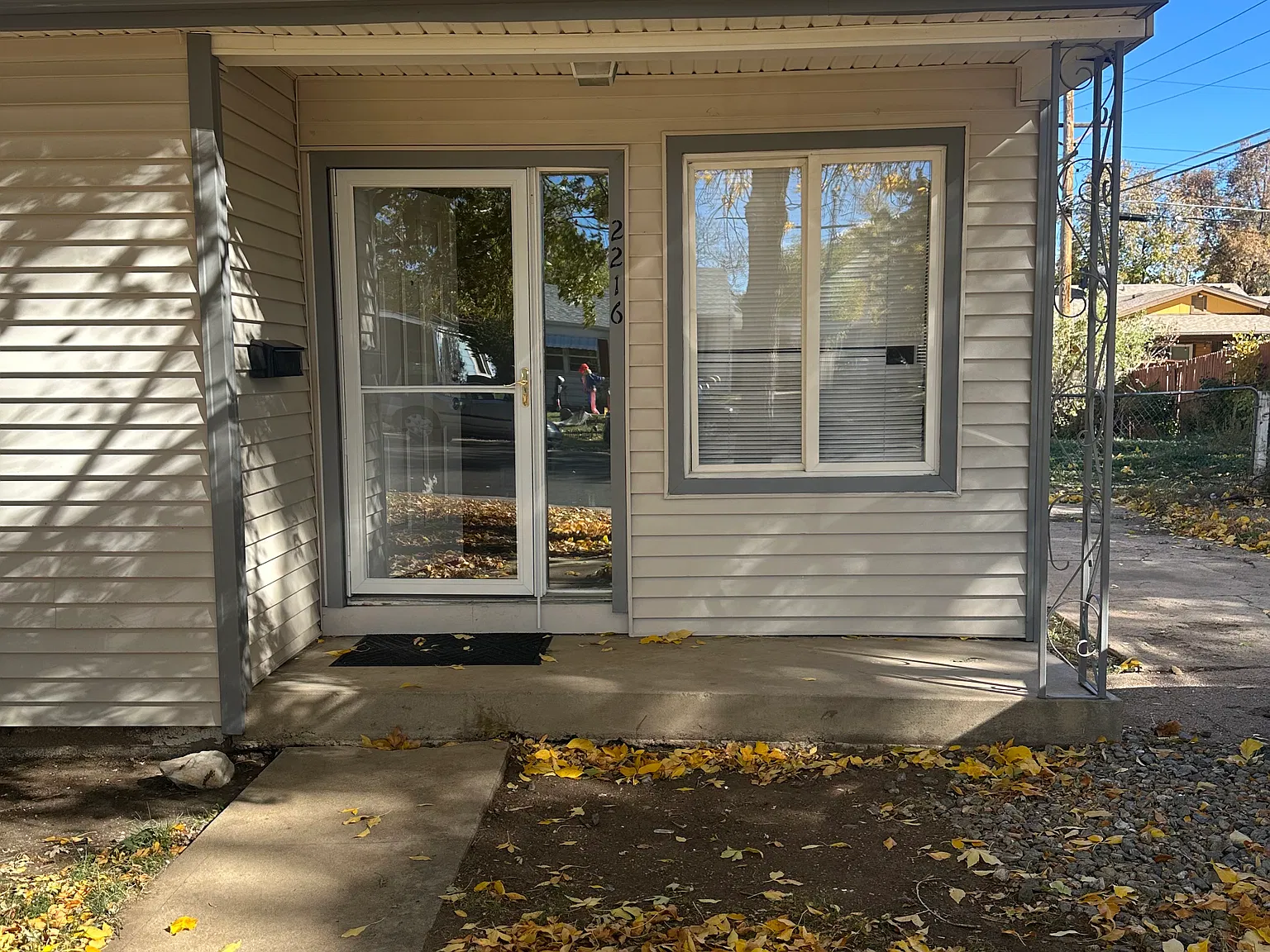 2 bed, 736 sqft, $2,300 — Photo 1