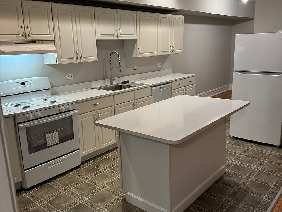 1st image of 6242 N Washtenaw Ave APT 2