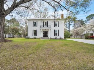 910 S 2nd St, Smithfield, NC 27577