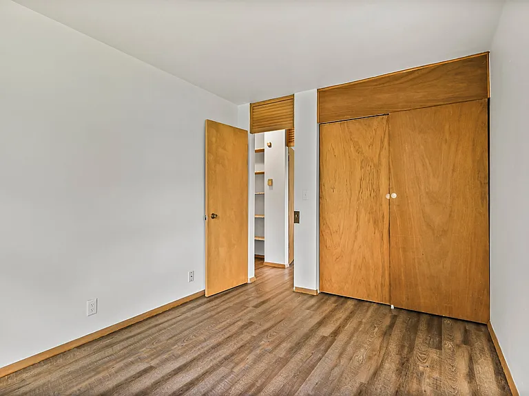 1432 Henry St #8 — Photo 6