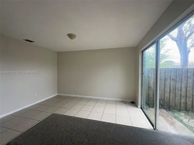2812 SE 16th Ave #121 — Photo 9