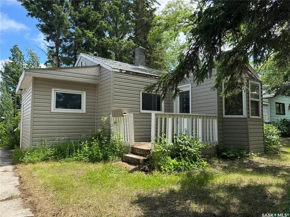 411 4th STREET W, Wynyard, SK S0A 4T0
