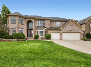 155 Michigan Dr, Bloomingdale, IL 60108