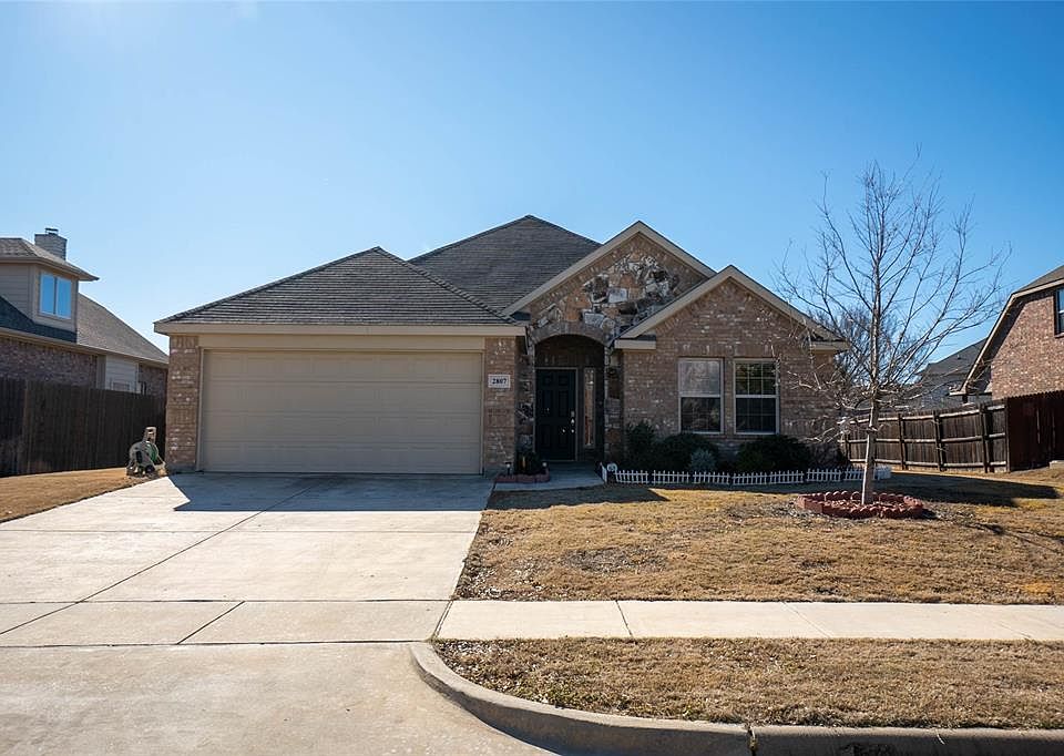 1st image of 2807 Oak Glen Ct
