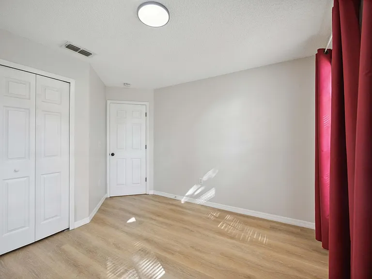 4107 11th Ave E — Photo 35