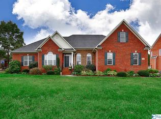 212 Twin Lakes Dr, New Market, AL 35761