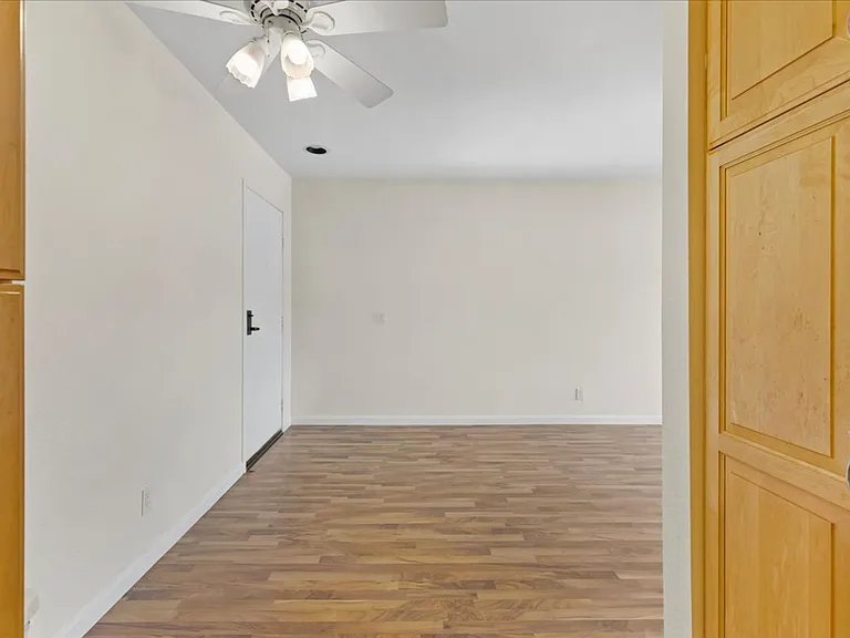 6350 Genesee Ave — Photo 12
