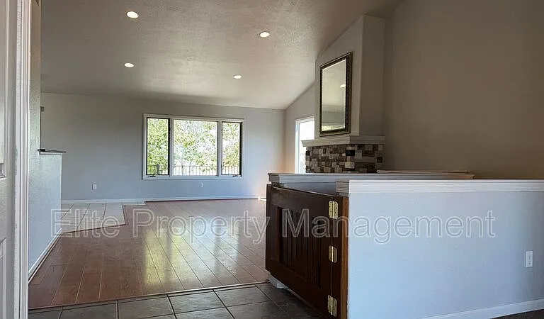 629 W Kenosha Dr — Photo 5