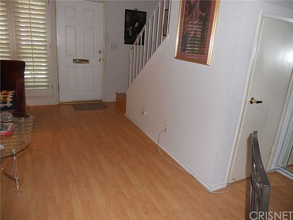 4th image of 22109 Oxnard St