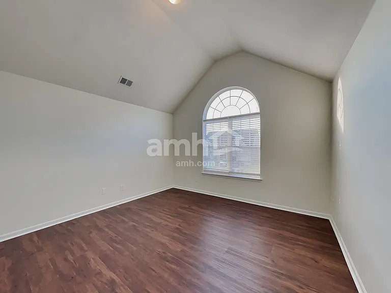 194 Madelia Pl — Photo 15