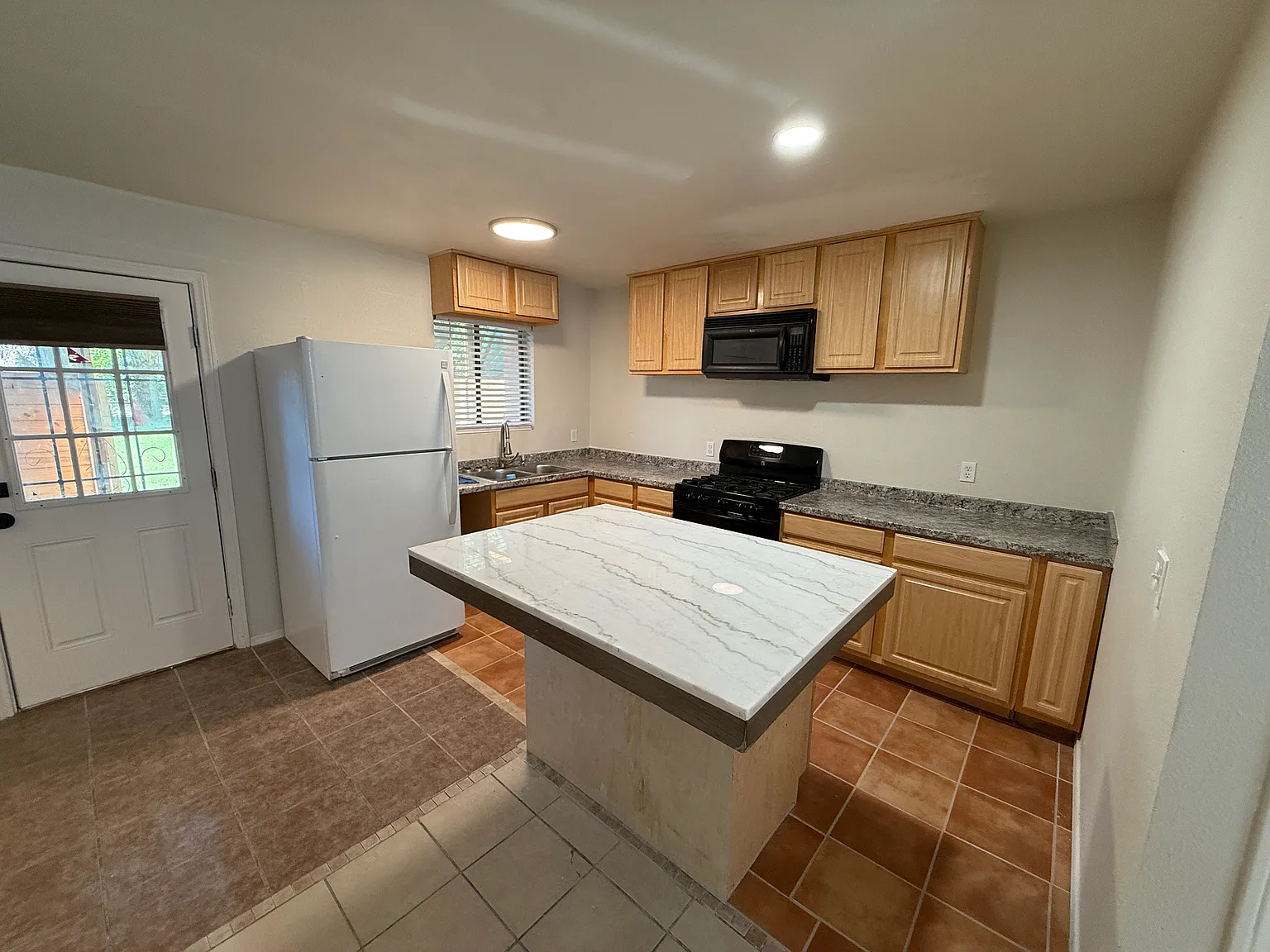 3 Bed and 2 Bath Apartment in Yuma, AZ! — Photo 3